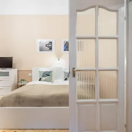 Rev8 Basilica Breeze Apartament *