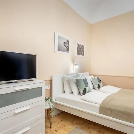 Rev8 Basilica Breeze Apartament *